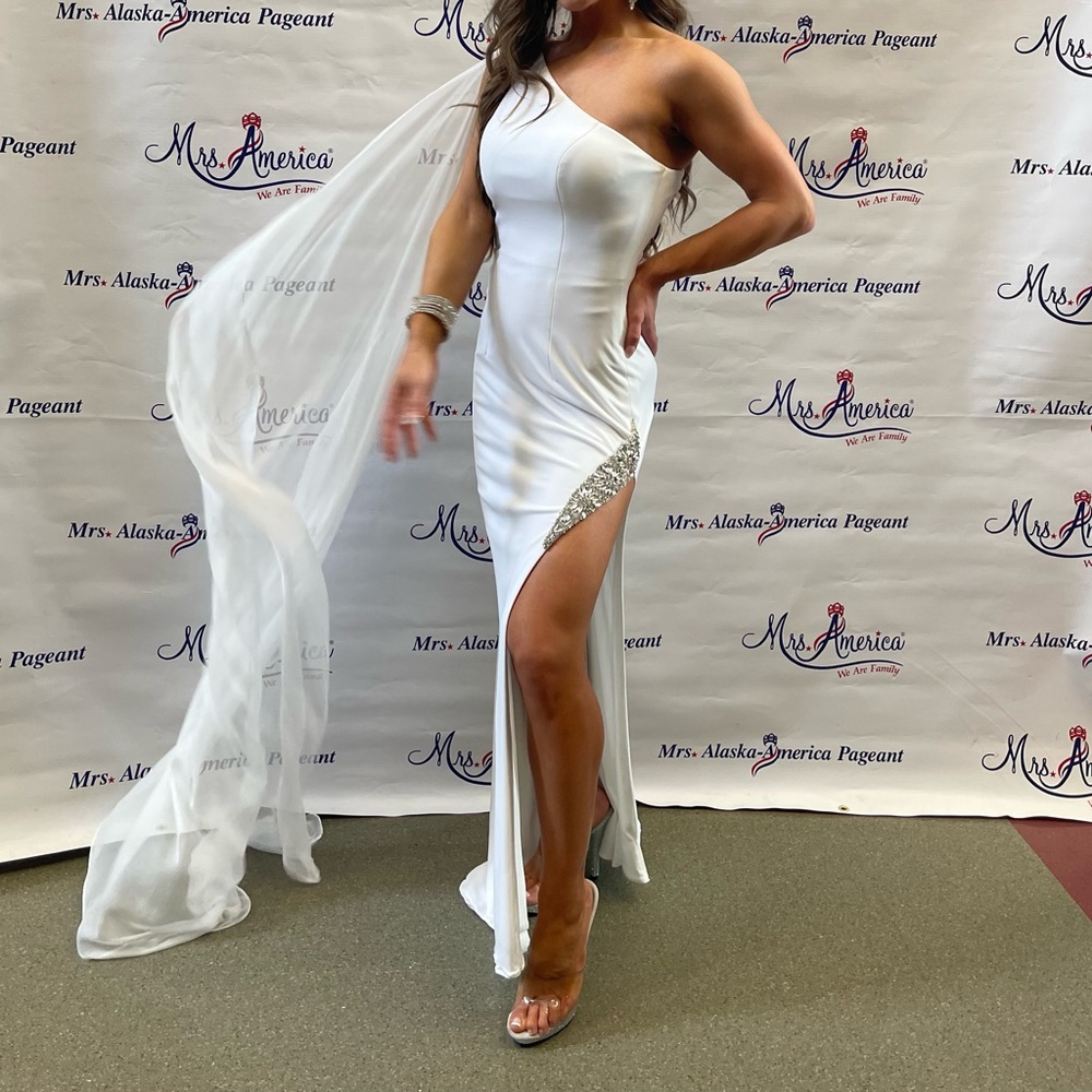JOVANI pageant / prom gown - purchased brand new and only worn once